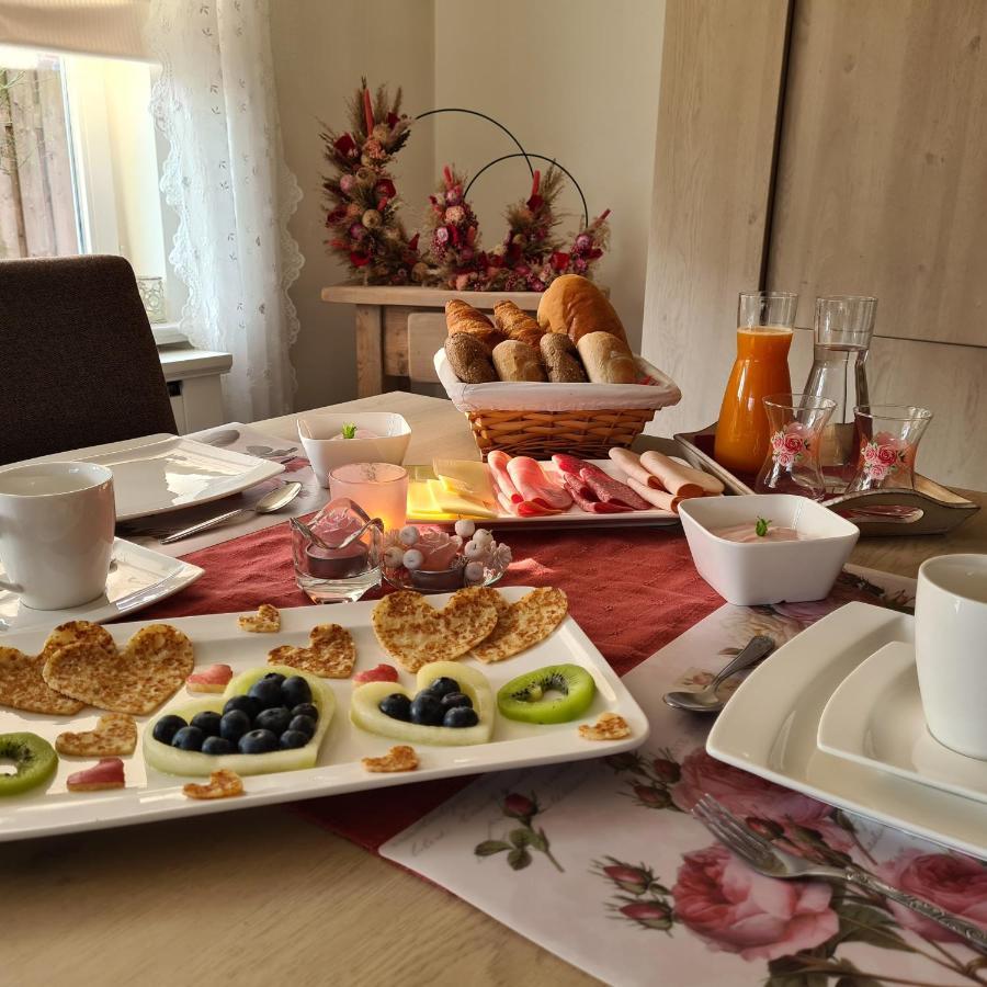 La Rose Bed and Breakfast NeerNeerpelt Eksteriør billede