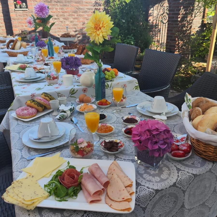 La Rose Bed and Breakfast NeerNeerpelt Eksteriør billede